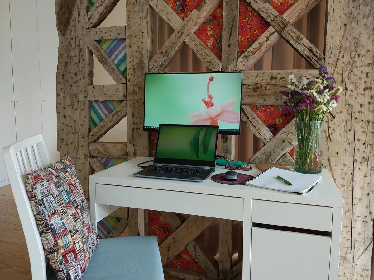 How to Choose the Right Desk Depth for a Small UK Spare Room